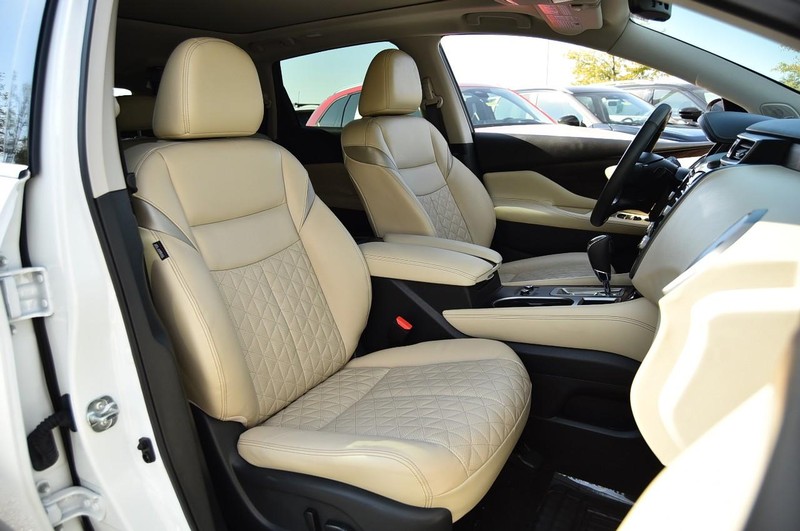 Nissan Murano Vehicle Image 22