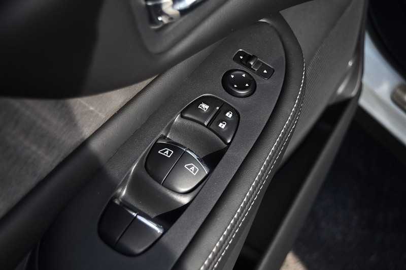 Nissan Murano Vehicle Image 09