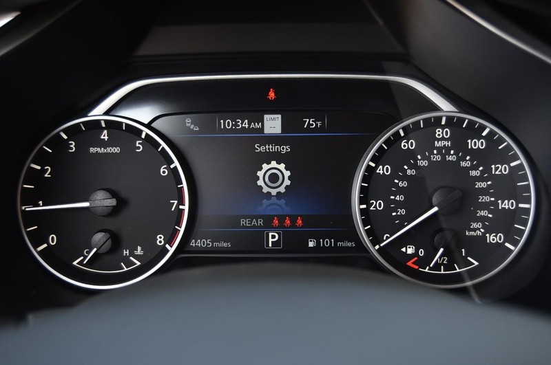 Nissan Murano Vehicle Image 14