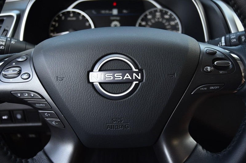 Nissan Murano Vehicle Image 20