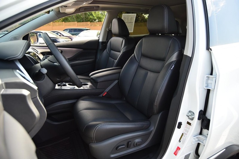Nissan Murano Vehicle Image 21