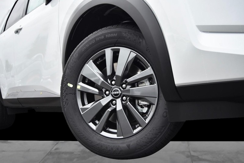 Nissan Pathfinder Vehicle Image 03