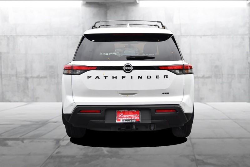 Nissan Pathfinder Vehicle Image 06