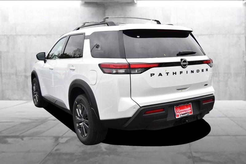 Nissan Pathfinder Vehicle Image 07