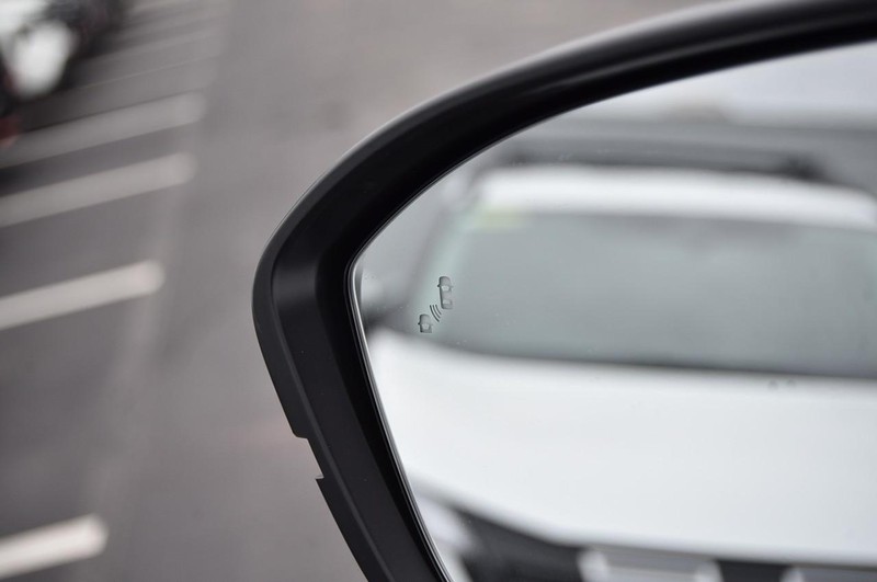 Nissan Pathfinder Vehicle Image 10