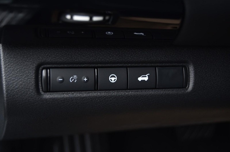 Nissan Pathfinder Vehicle Image 11