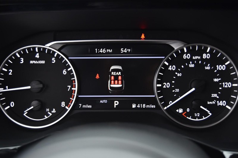 Nissan Pathfinder Vehicle Image 12