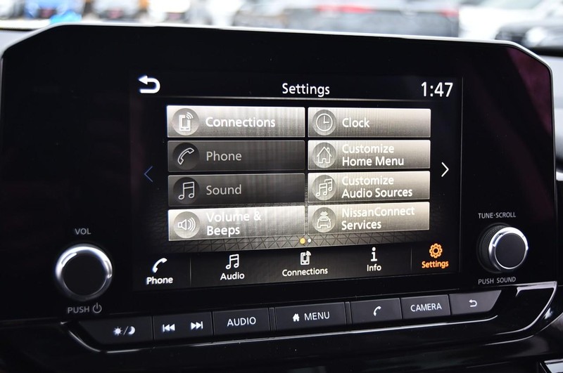 Nissan Pathfinder Vehicle Image 14