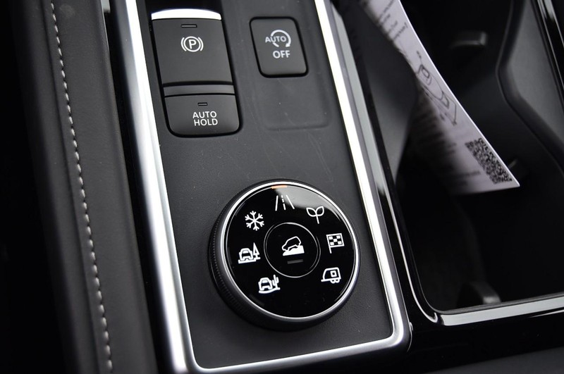 Nissan Pathfinder Vehicle Image 18