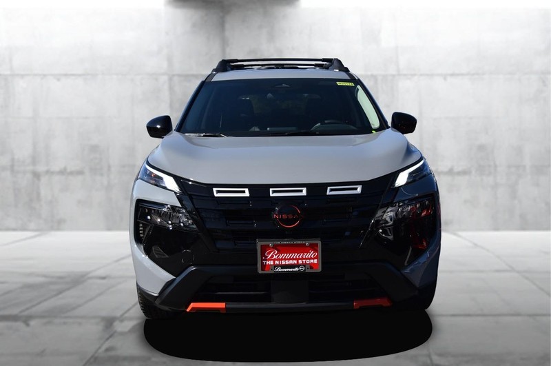 Nissan Rogue Vehicle Image 04