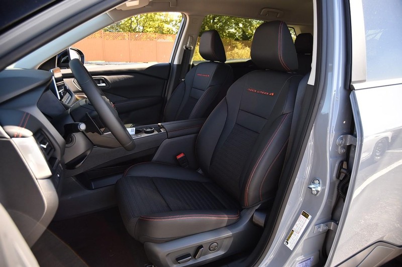 Nissan Rogue Vehicle Image 22