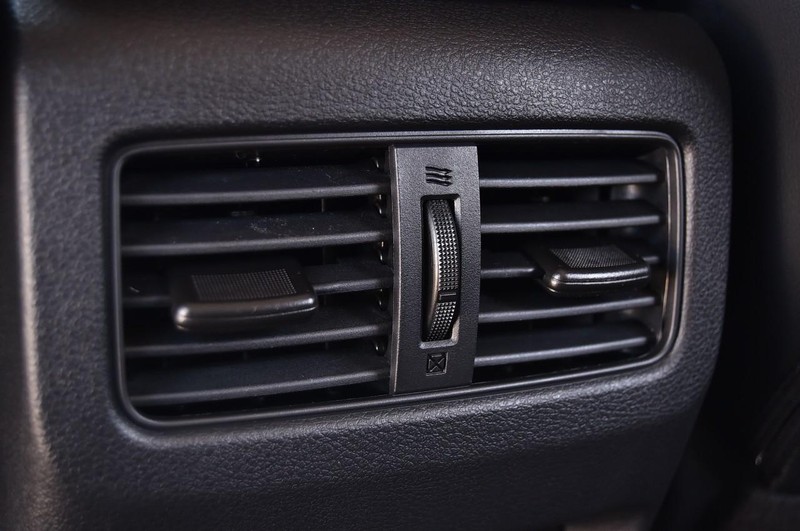 Nissan Rogue Vehicle Image 25