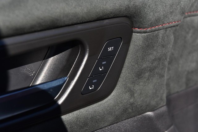 Nissan Armada Vehicle Image 10