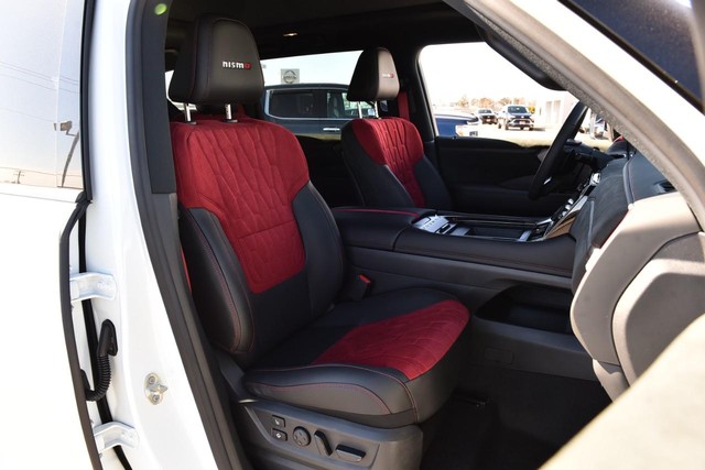 Nissan Armada Vehicle Image 26