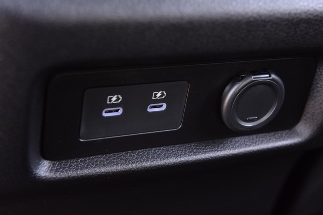 Nissan Armada Vehicle Image 30