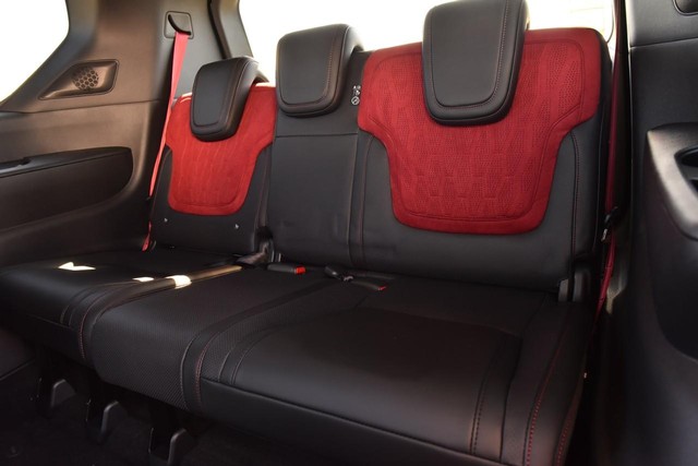 Nissan Armada Vehicle Image 31