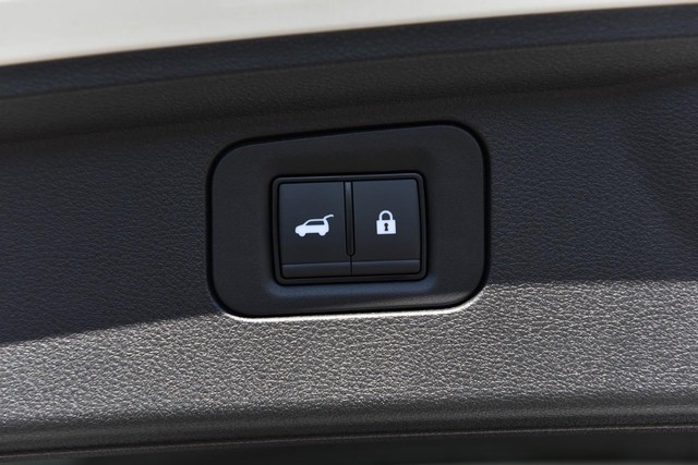 Nissan Armada Vehicle Image 33