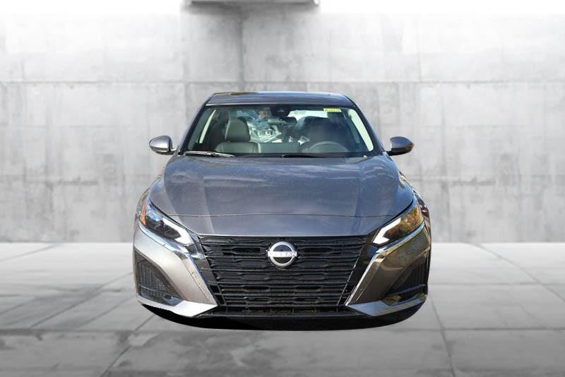 Nissan Altima Vehicle Image 05