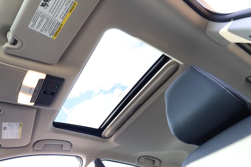 Nissan Altima Vehicle Image 09