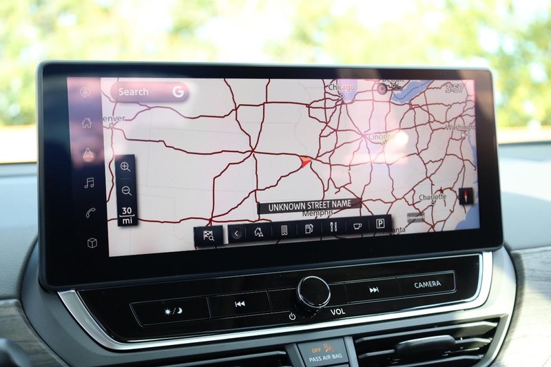 Nissan Altima Vehicle Image 13