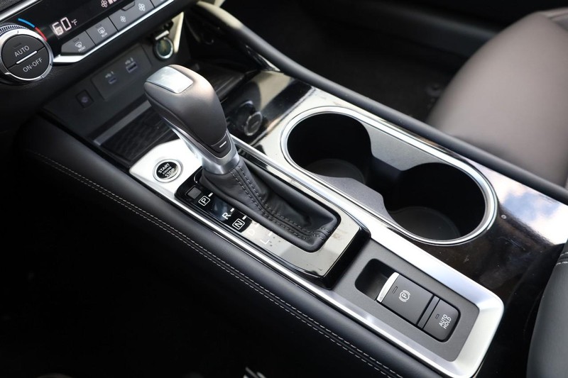 Nissan Altima Vehicle Image 18