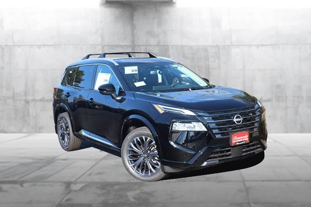 Nissan Rogue Vehicle Image 02