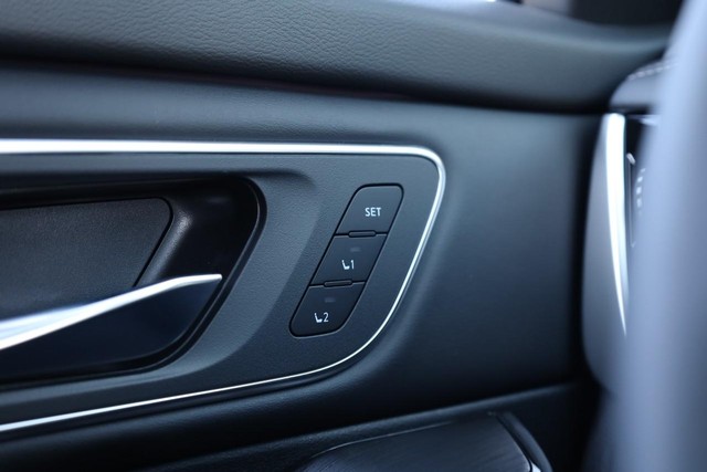 Nissan Rogue Vehicle Image 21