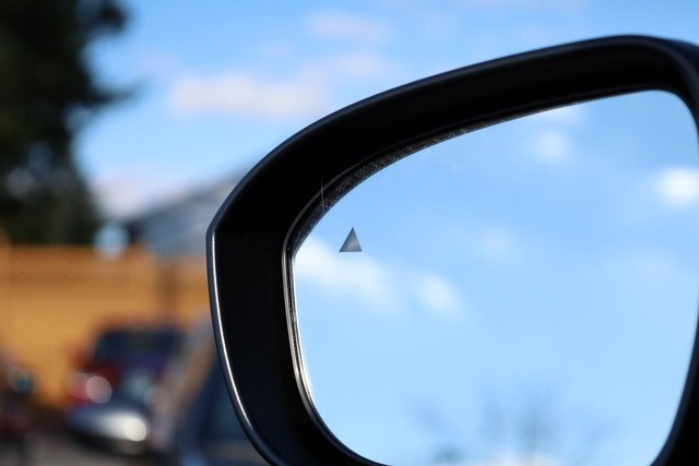 Nissan Rogue Vehicle Image 23