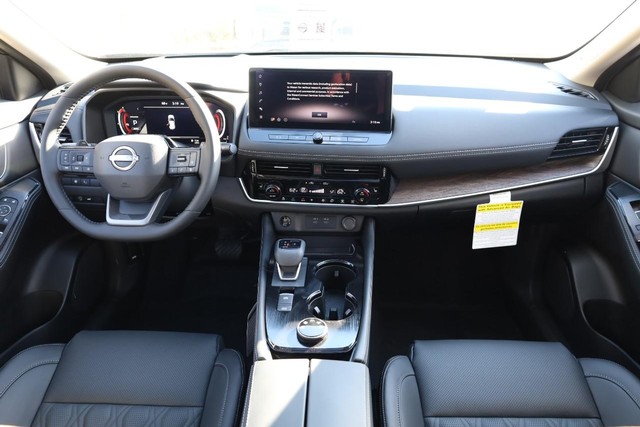 Nissan Rogue Vehicle Image 26