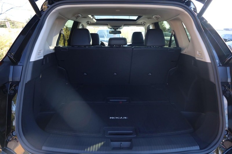 Nissan Rogue Vehicle Image 07