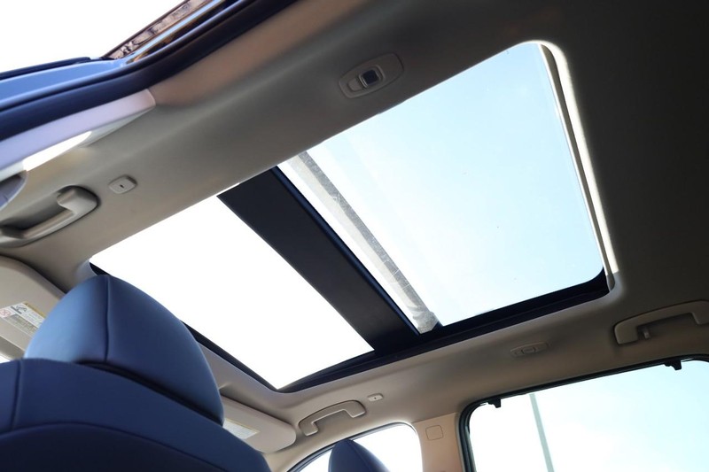 Nissan Rogue Vehicle Image 10