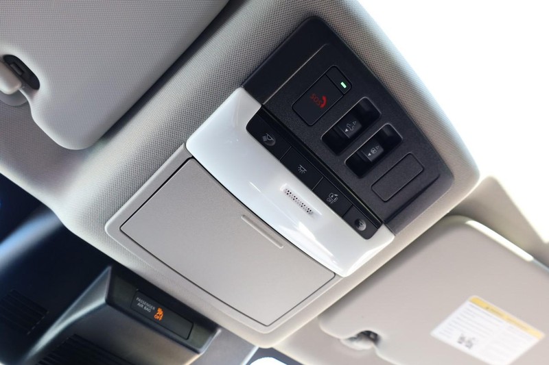 Nissan Rogue Vehicle Image 19