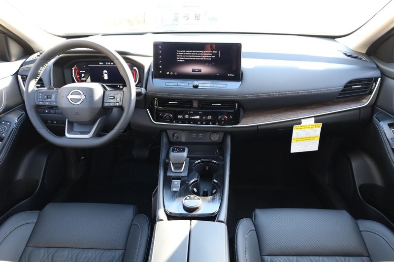 Nissan Rogue Vehicle Image 26