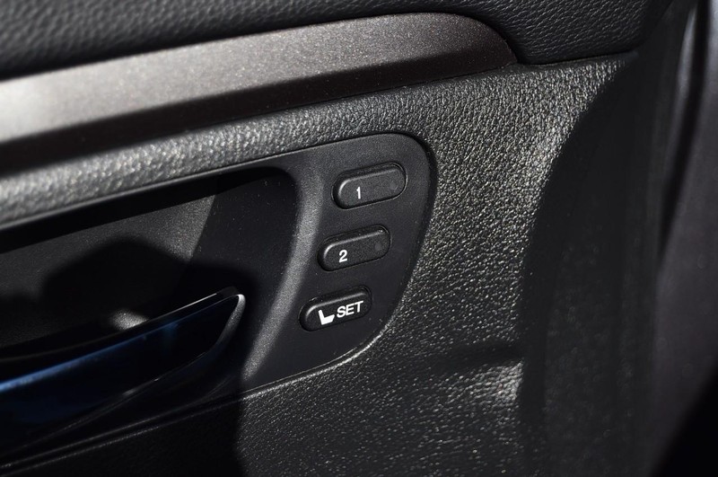 Honda Pilot Vehicle Full-screen Gallery Image 11