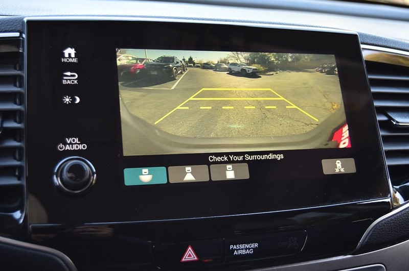 Honda Pilot Vehicle Full-screen Gallery Image 15