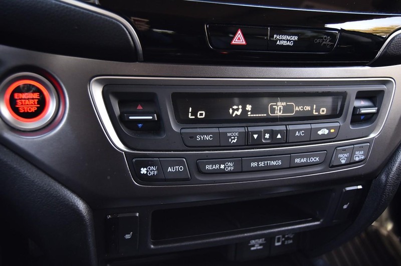 Honda Pilot Vehicle Full-screen Gallery Image 18