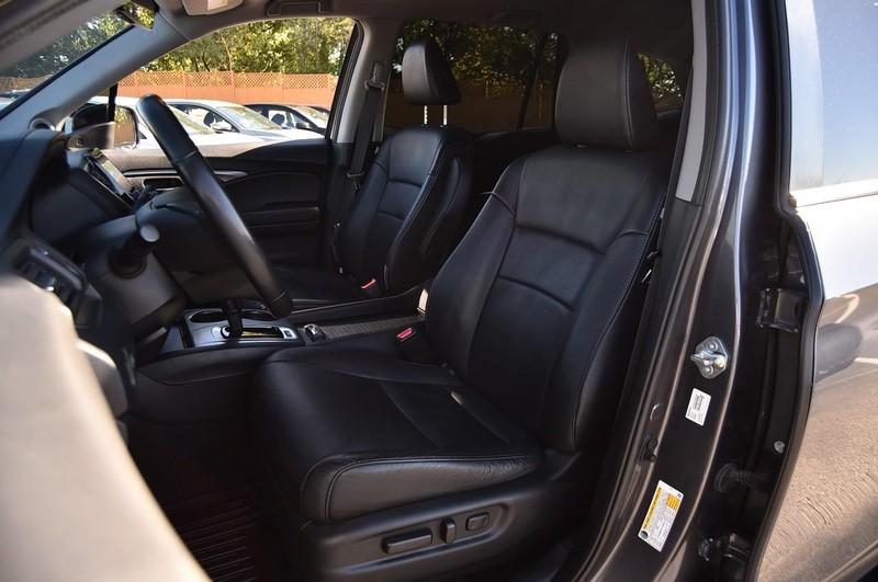 Honda Pilot Vehicle Full-screen Gallery Image 24