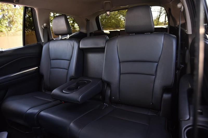 Honda Pilot Vehicle Full-screen Gallery Image 27