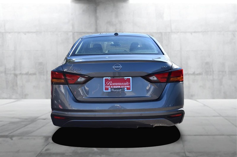 Nissan Altima Vehicle Image 06