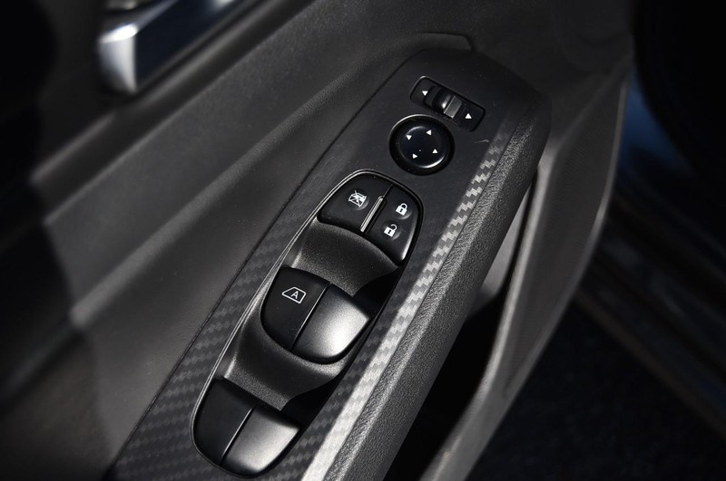 Nissan Altima Vehicle Image 09