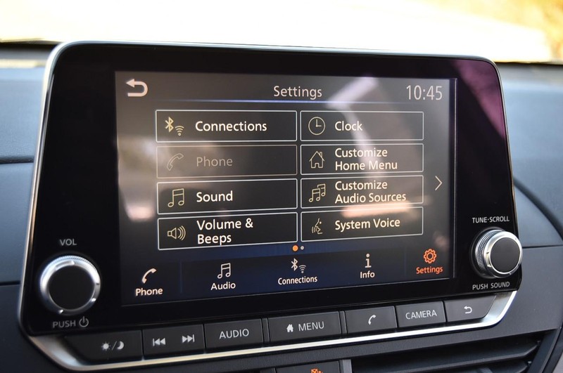 Nissan Altima Vehicle Image 14