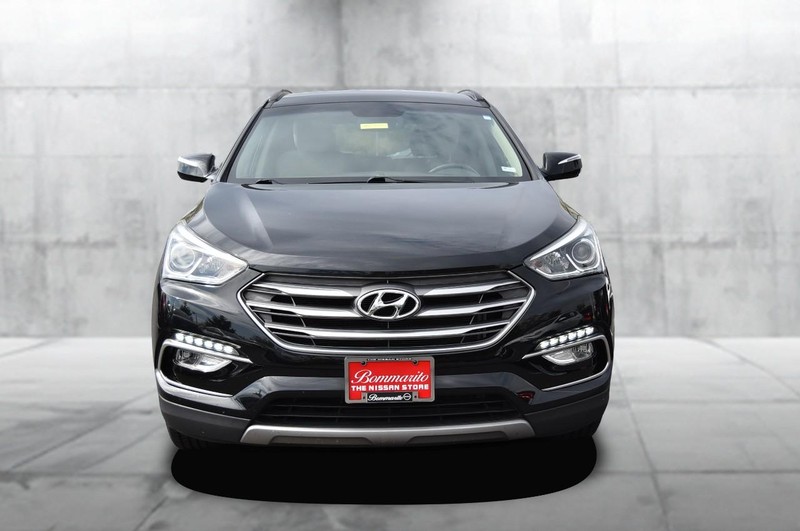 Hyundai Santa Fe Sport Vehicle Full-screen Gallery Image 04