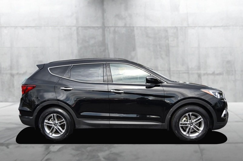 Hyundai Santa Fe Sport Vehicle Full-screen Gallery Image 05