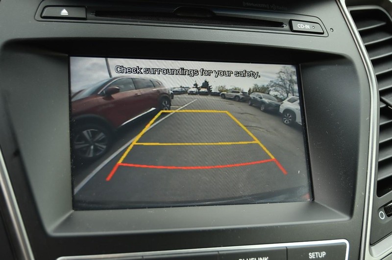 Hyundai Santa Fe Sport Vehicle Full-screen Gallery Image 13