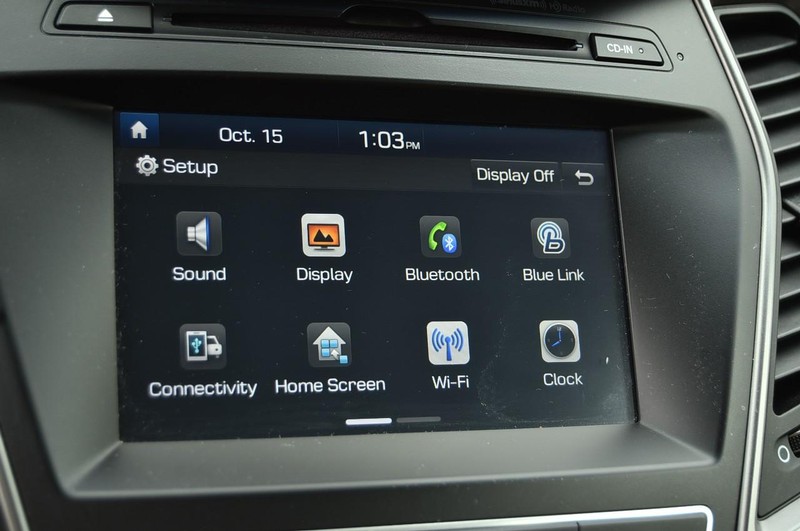 Hyundai Santa Fe Sport Vehicle Full-screen Gallery Image 14