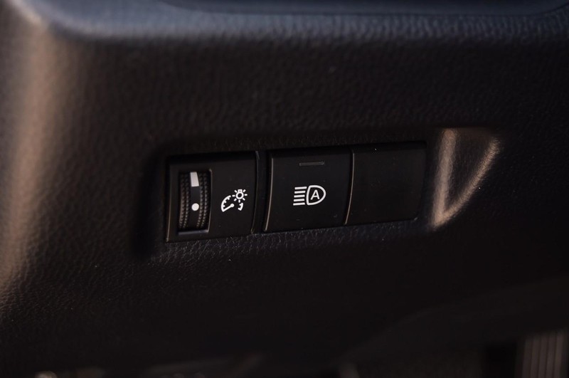 Toyota RAV4 Vehicle Image 11