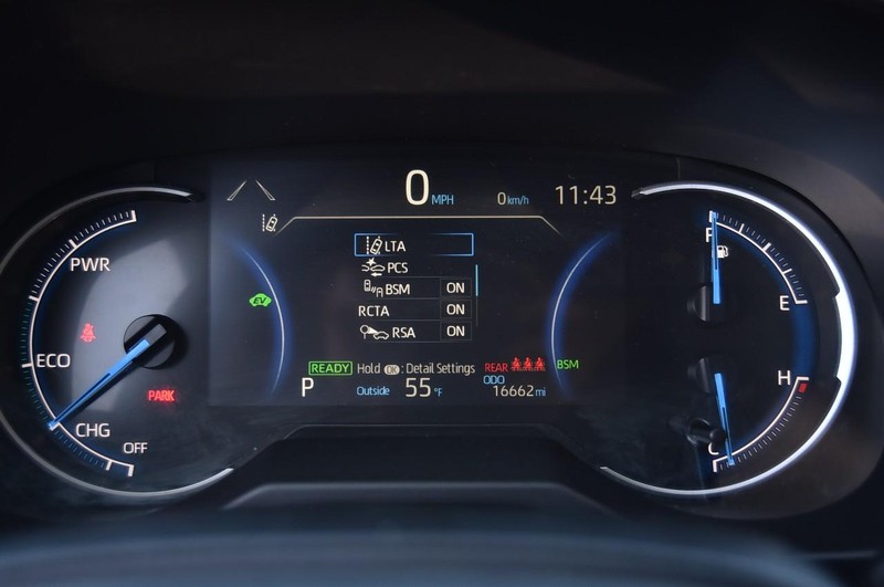 Toyota RAV4 Vehicle Image 12