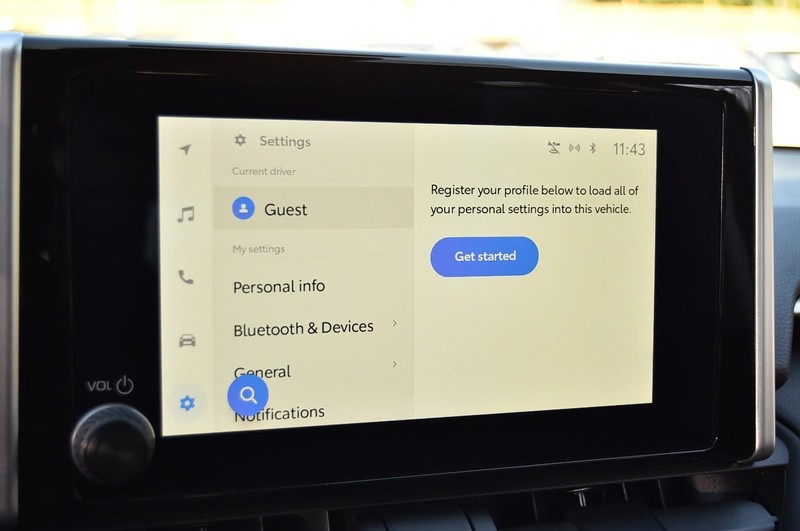 Toyota RAV4 Vehicle Image 14