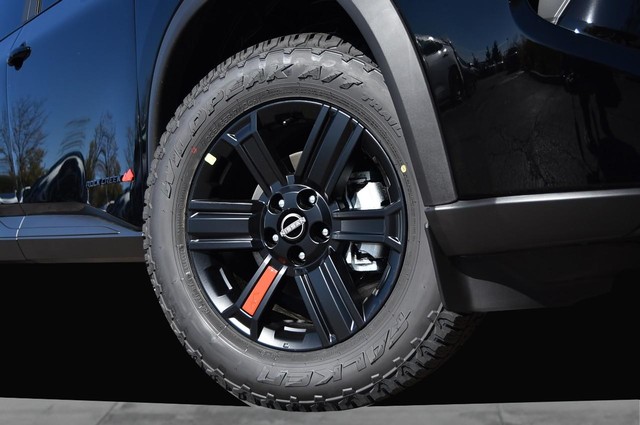 Nissan Rogue Vehicle Image 03