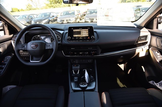 Nissan Rogue Vehicle Image 08